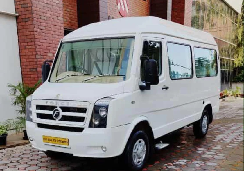 Tempo Traveller 12+1 Deluxe